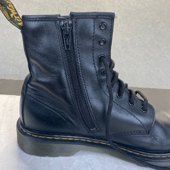Dr. Martens Mens Short Boots Black Leather Stitch Hole Size US 5 /EUR 37 main image 14